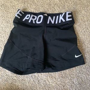 BLACK NIKE PROS